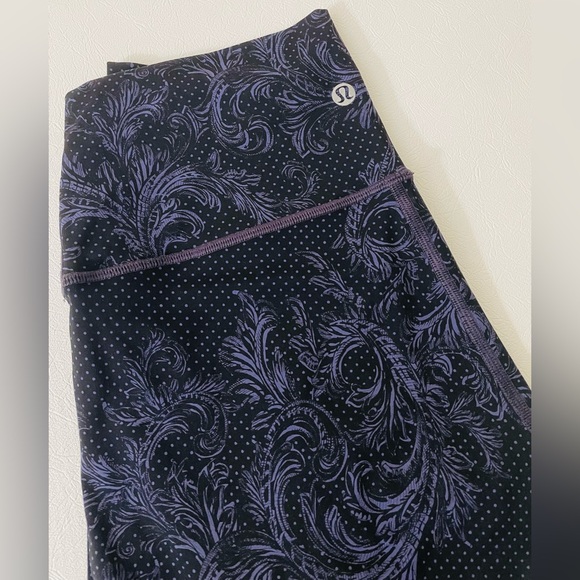 Lulumelon legging size 8 - Picture 5 of 5